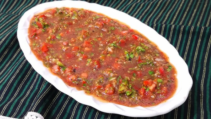 Такого вы не пробовали: готовим доматес согюш — пряный салат из помидоров по-турецки