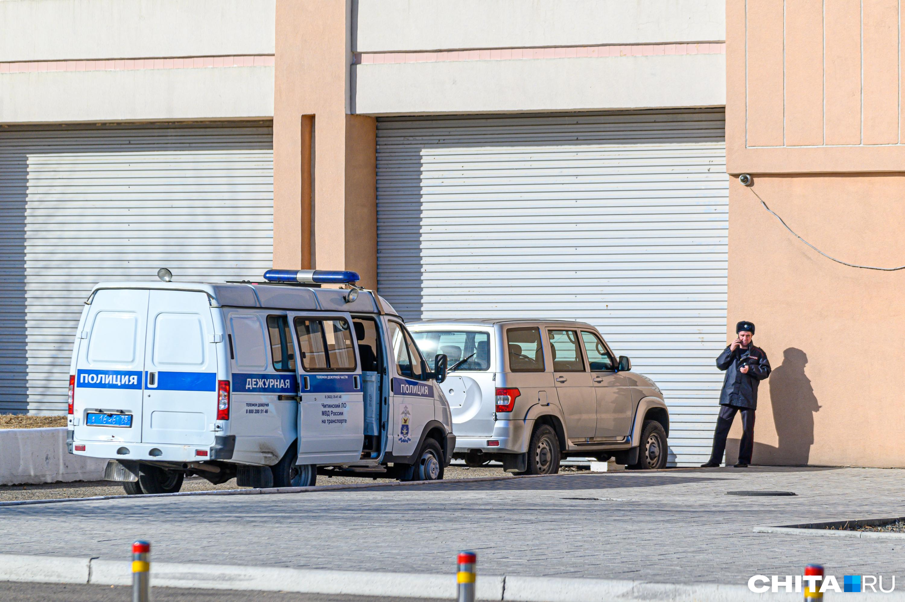 Охрану усилили в одном из ТЦ в Чите после рассылок о теракте