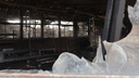 Смотрим, что осталось от склада пиломатериалов в Волгограде после крупного пожара