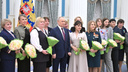 Владимир Путин лично вручил госнаграду жительнице Кузбасса: что известно о горожанке