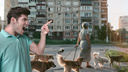 «Лай по всему подъезду»: москвич выселил соседских собак, которые ему мешали, — как он это сделал