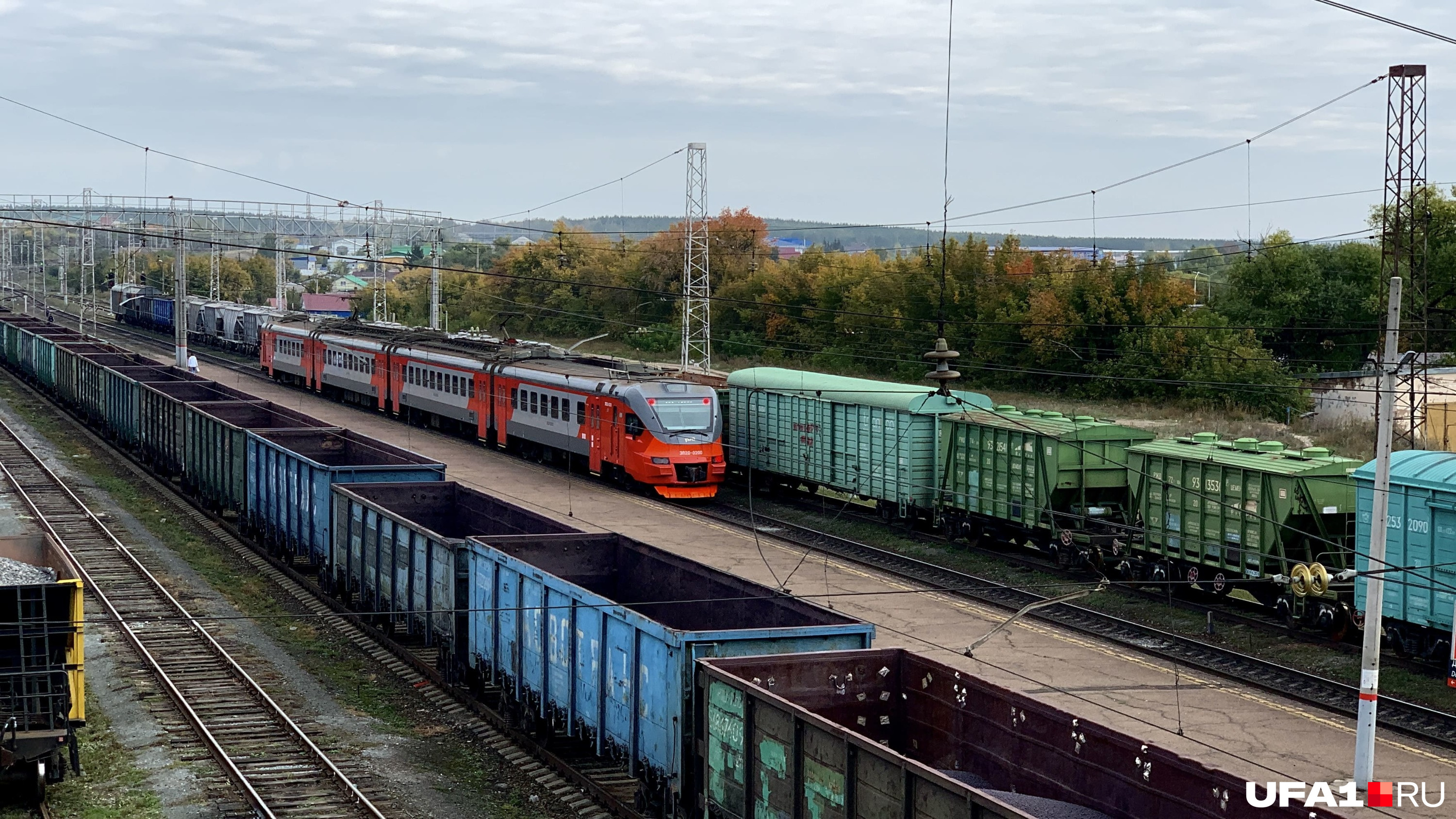 Электропоезд до Уфы — до середины XX века ездили только дизели, потому что электричества не было