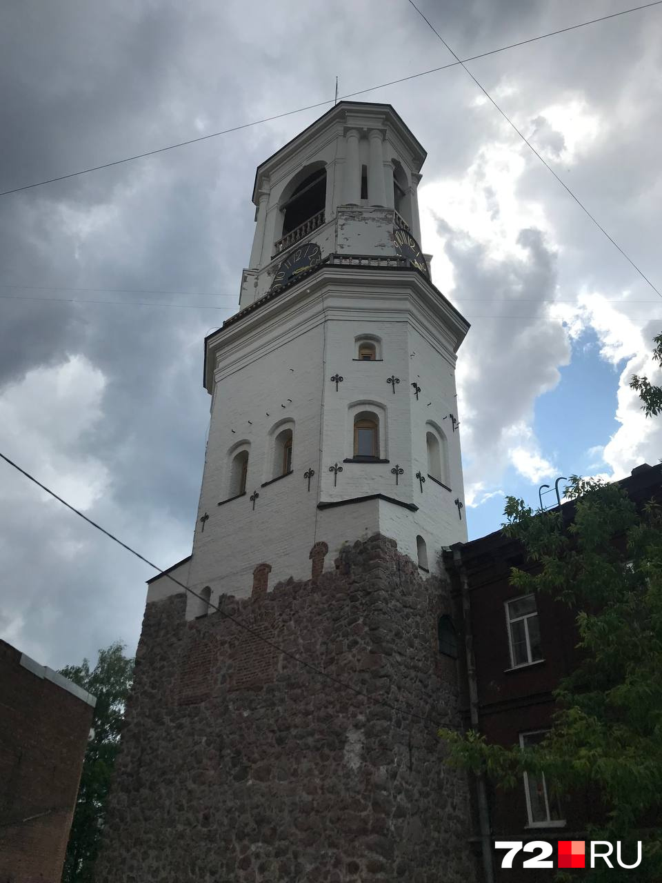 Первая достопримечательность — Часовая башня. Ее построили в конце XV века! Пару лет назад ее отреставрировали