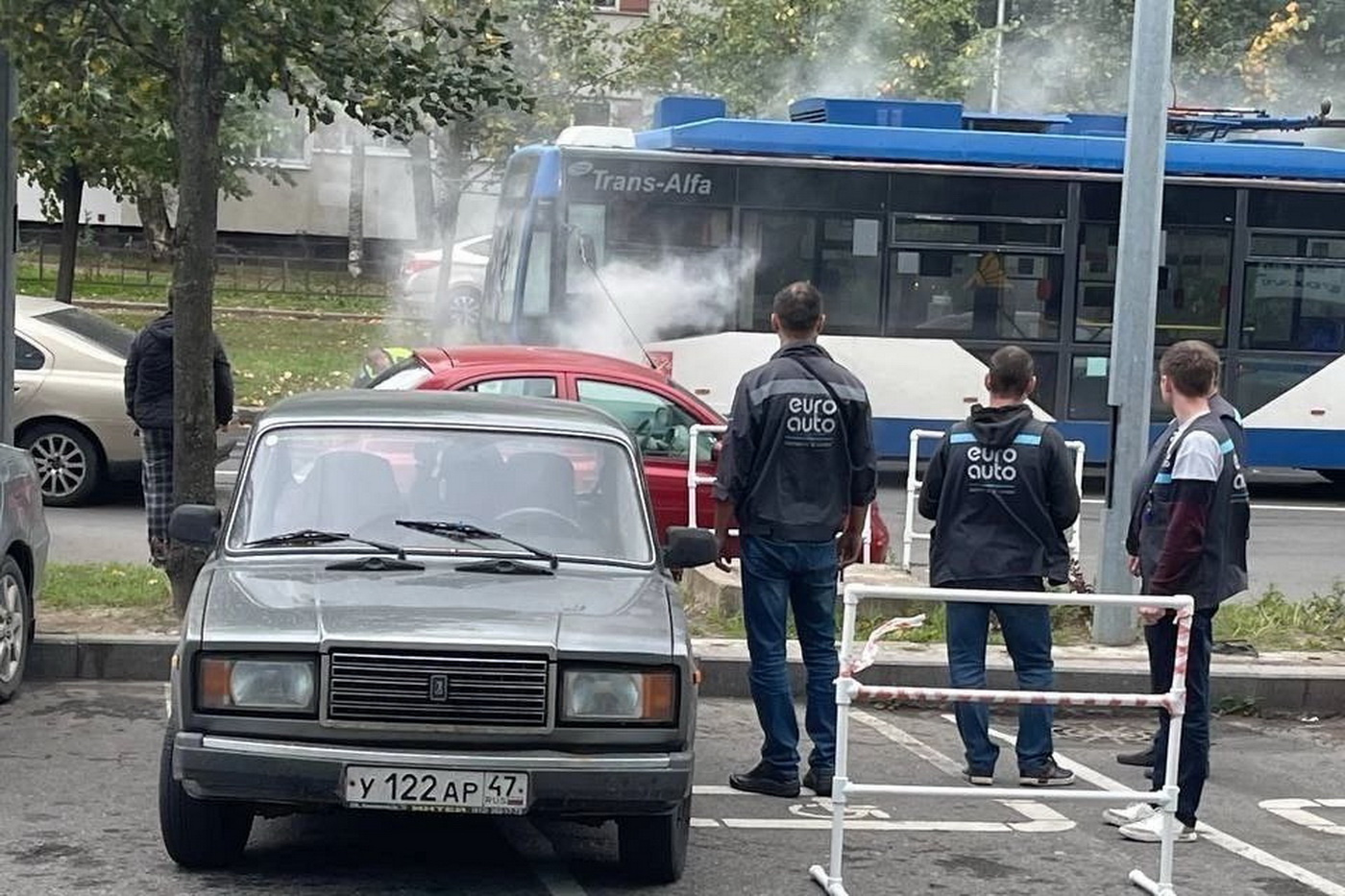 Троллейбус «дал прикурить» на севере Петербурга. Пассажирам пришлось искать  другой транспорт | 30.09.2023 | Санкт-Петербург - БезФормата