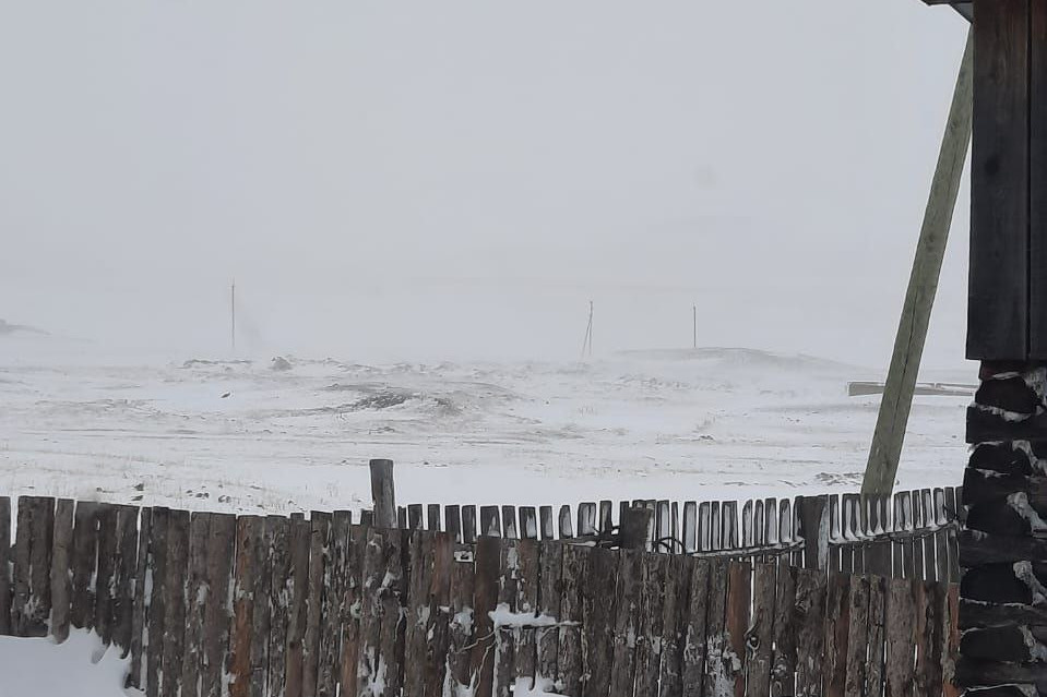 Село в Забайкалье отрезало от мира из-за выпавшего снега