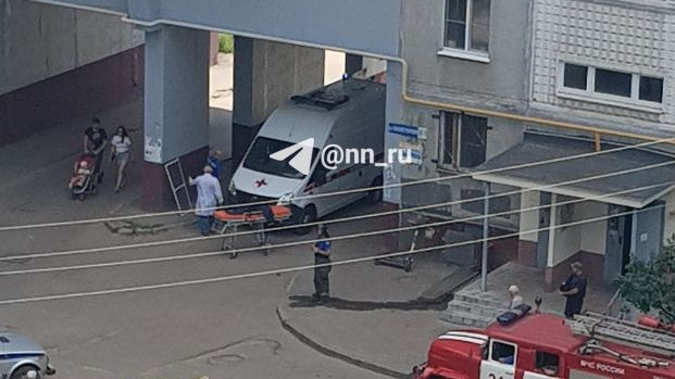 В Нижнем Новгороде маленький ребенок разбился, выпав из окна многоэтажки