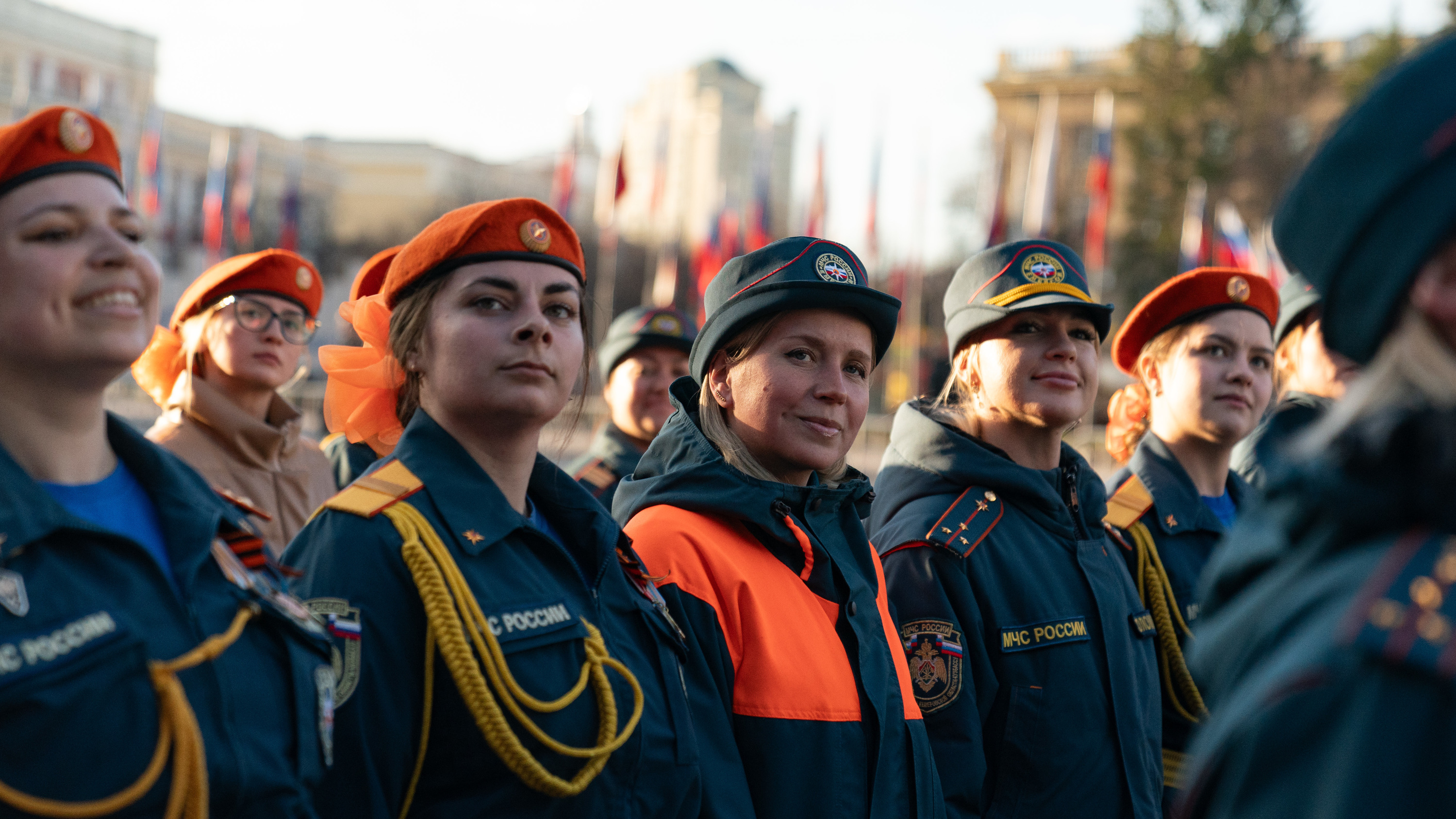 Красотки на параде: в Кемерове прошла вторая репетиция ко Дню Победы