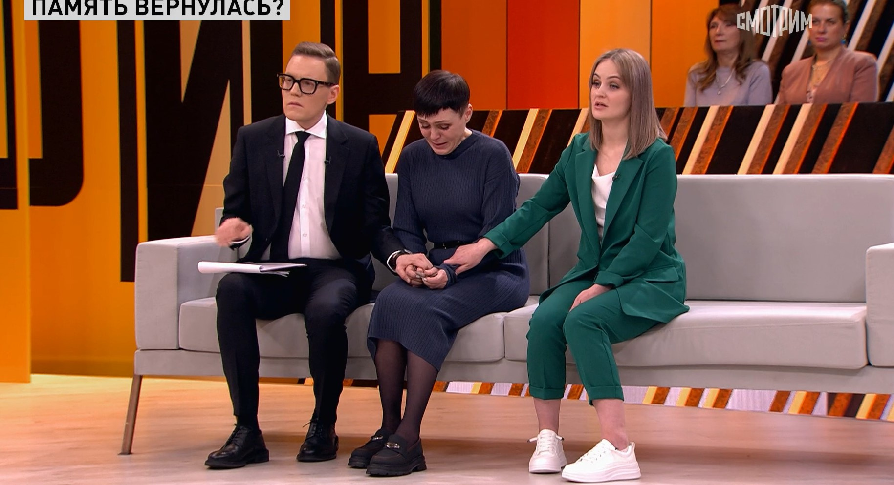 чем морщинистей изюм тем вкуснее. ах эта женщина загадка надпись. цитаты чем старше становишься тем. мадам , вы прекрасны. надпись.