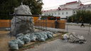 «Сунулись — а там труха»: в Волгограде сорваны сроки реконструкции могилы Якова Ермана
