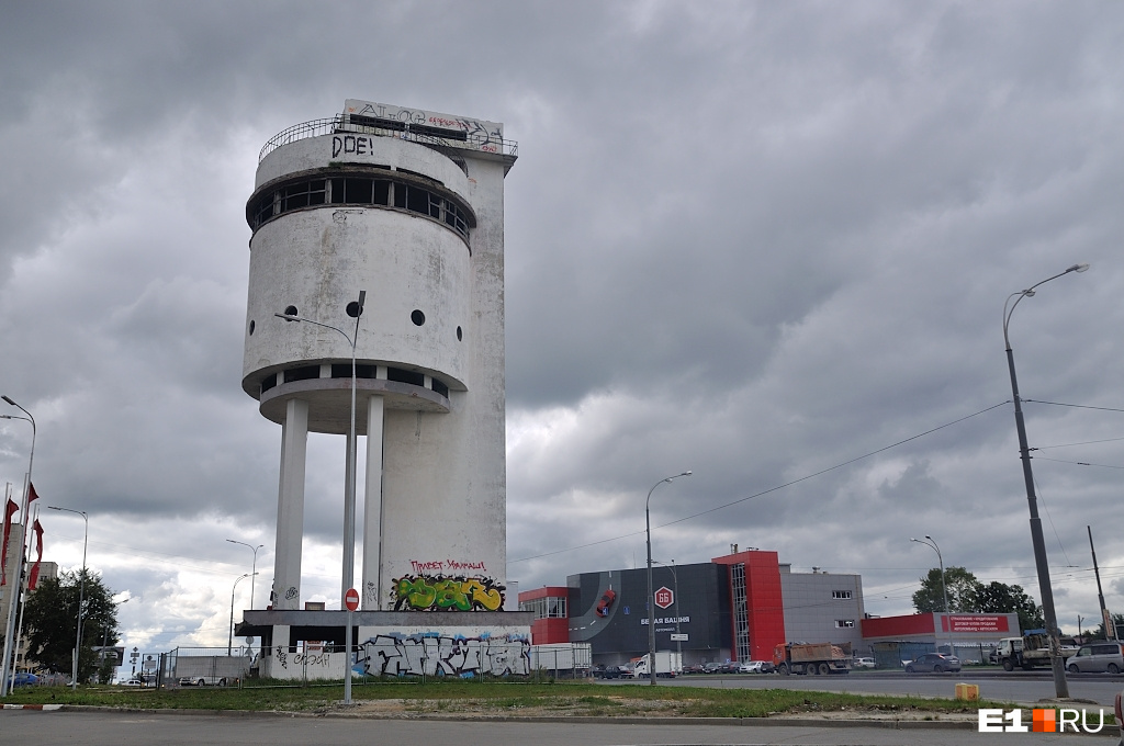 Белая башня екатеринбург. Белая башня Уралмаш. Белая башня ЕКБ. Башня на Уралмаше Екатеринбург. Проект белой башни Екатеринбург.