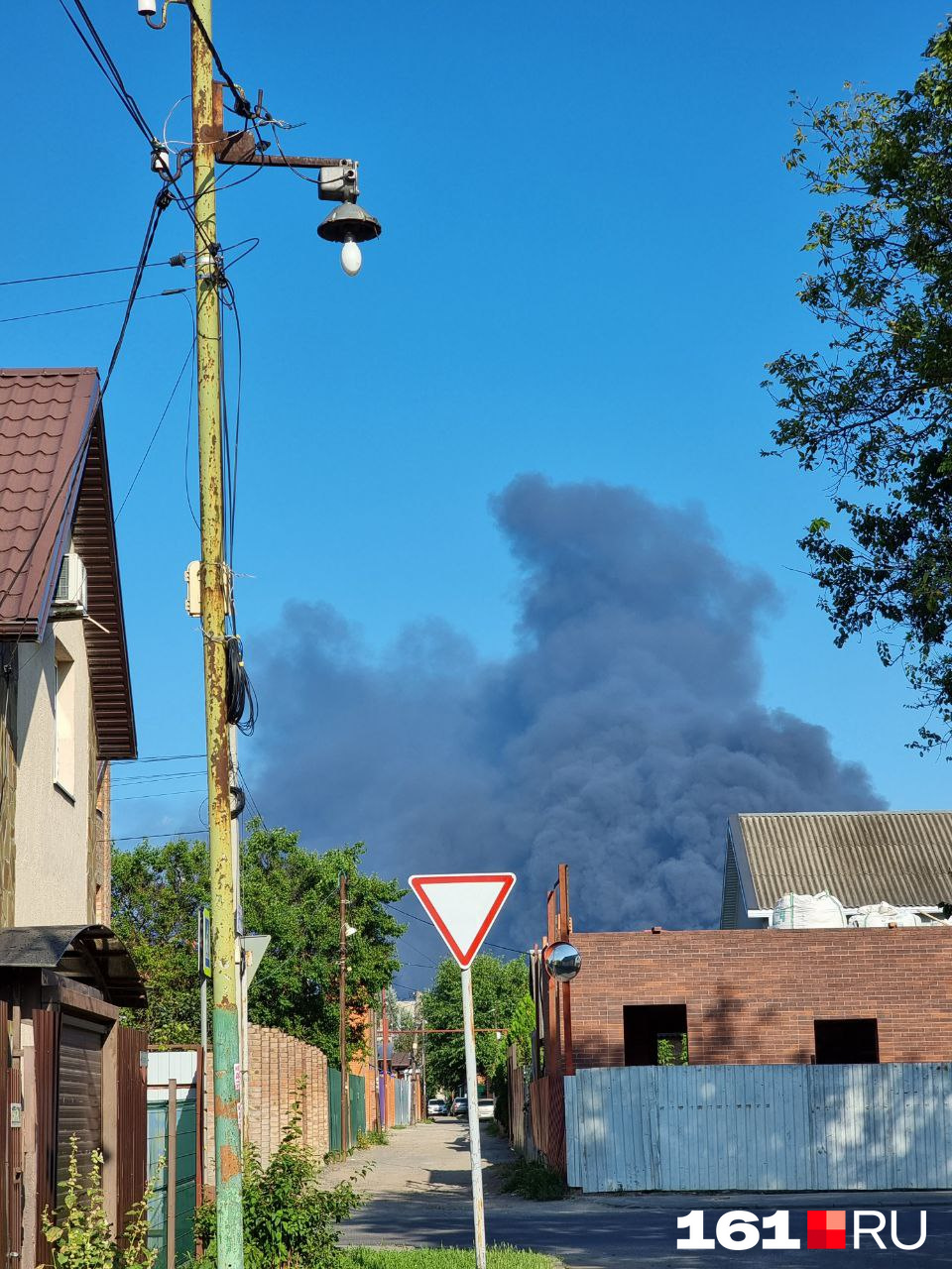 О пожаре первыми сообщили горожане — дым был виден из многих районов города