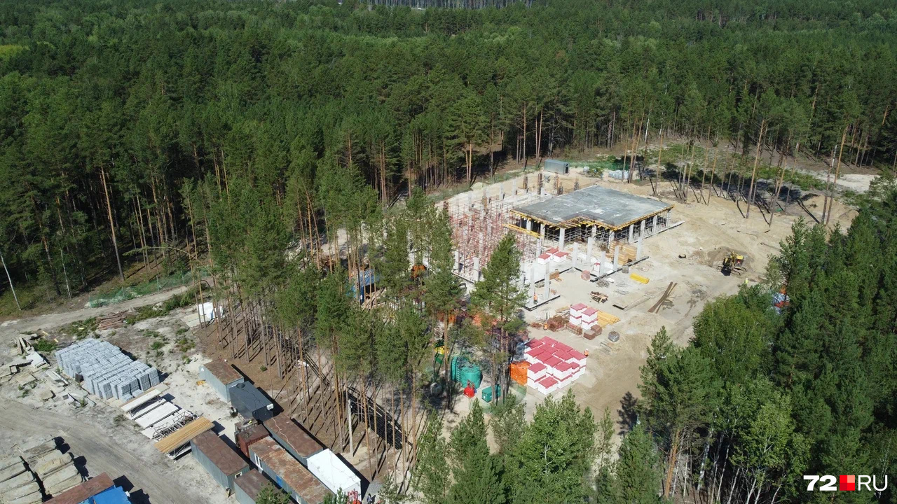 Озеленять «двор» кремационного комплекса планируют хвойными деревьями, обустроив параллельно место для отдыха посетителей