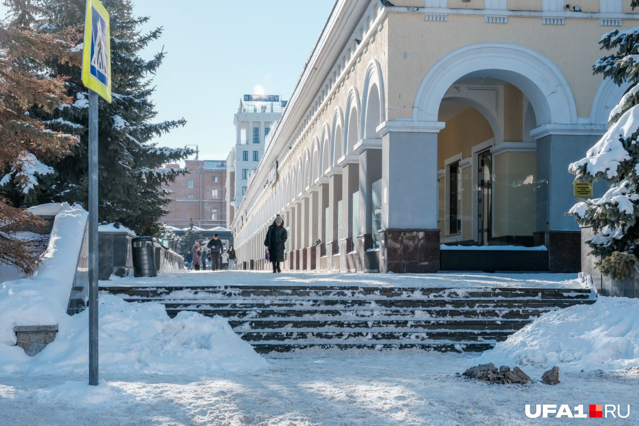 Если мне, приезжему, там скучно, то сложно представить, каково местным