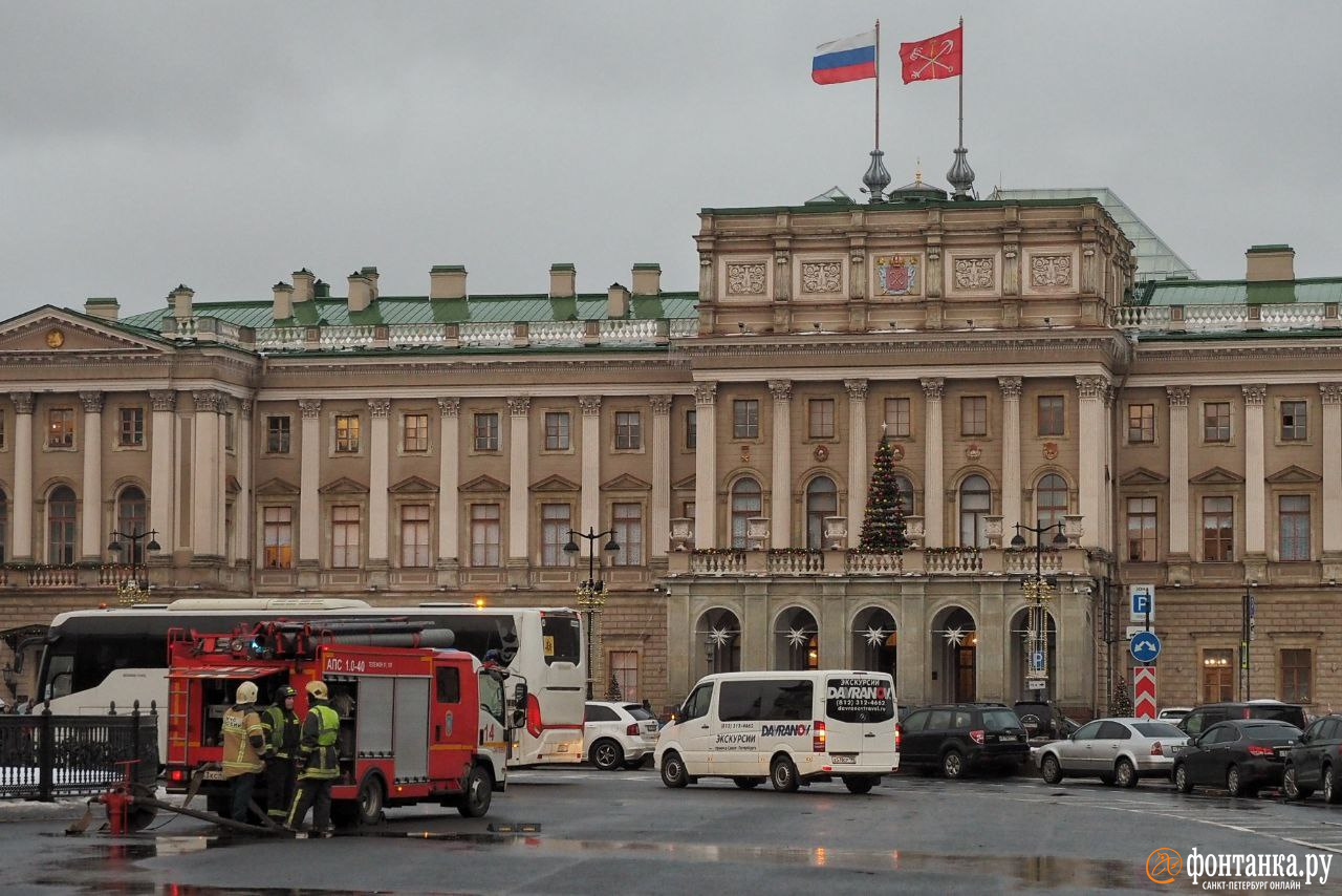 Пожар в доходном доме в центре Петербурга локализовали. Скорые пока не  уезжают | 19.12.2023 | Санкт-Петербург - БезФормата