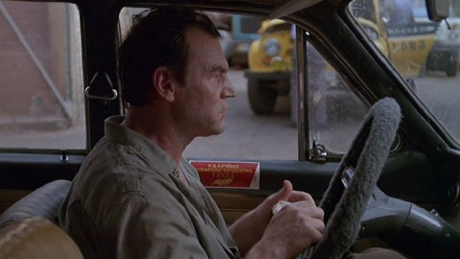 Герой-таксист есть и в одном из известных перестроечных фильмов. Как называется лента?