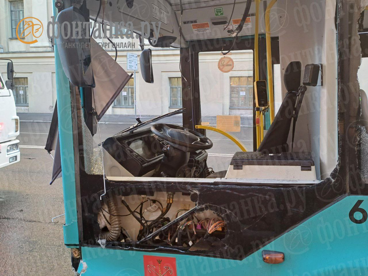 Автобус упавший в мойку в петербурге