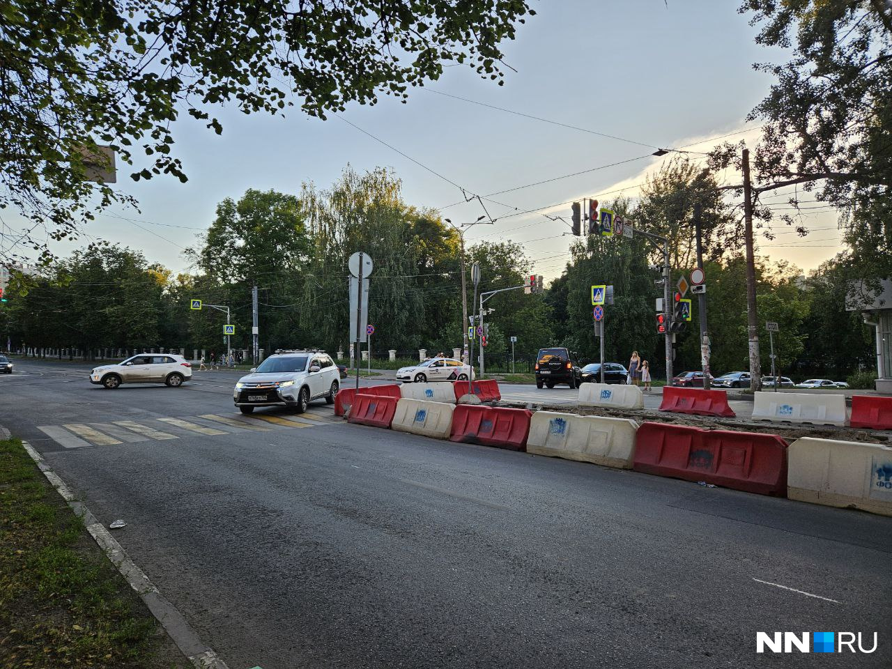 Слишком мало пробок. В Нижнем Новгороде перекрыли участок улицы Белинского у оперного театра