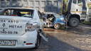В Ростове жесткая авария с участием и такси: показываем фото