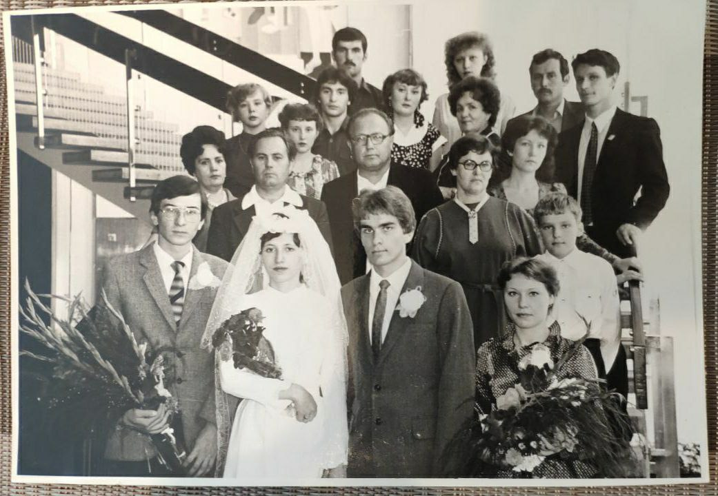 Наталья выходила замуж в 1983 году Наталья выходила замуж в 1983 году