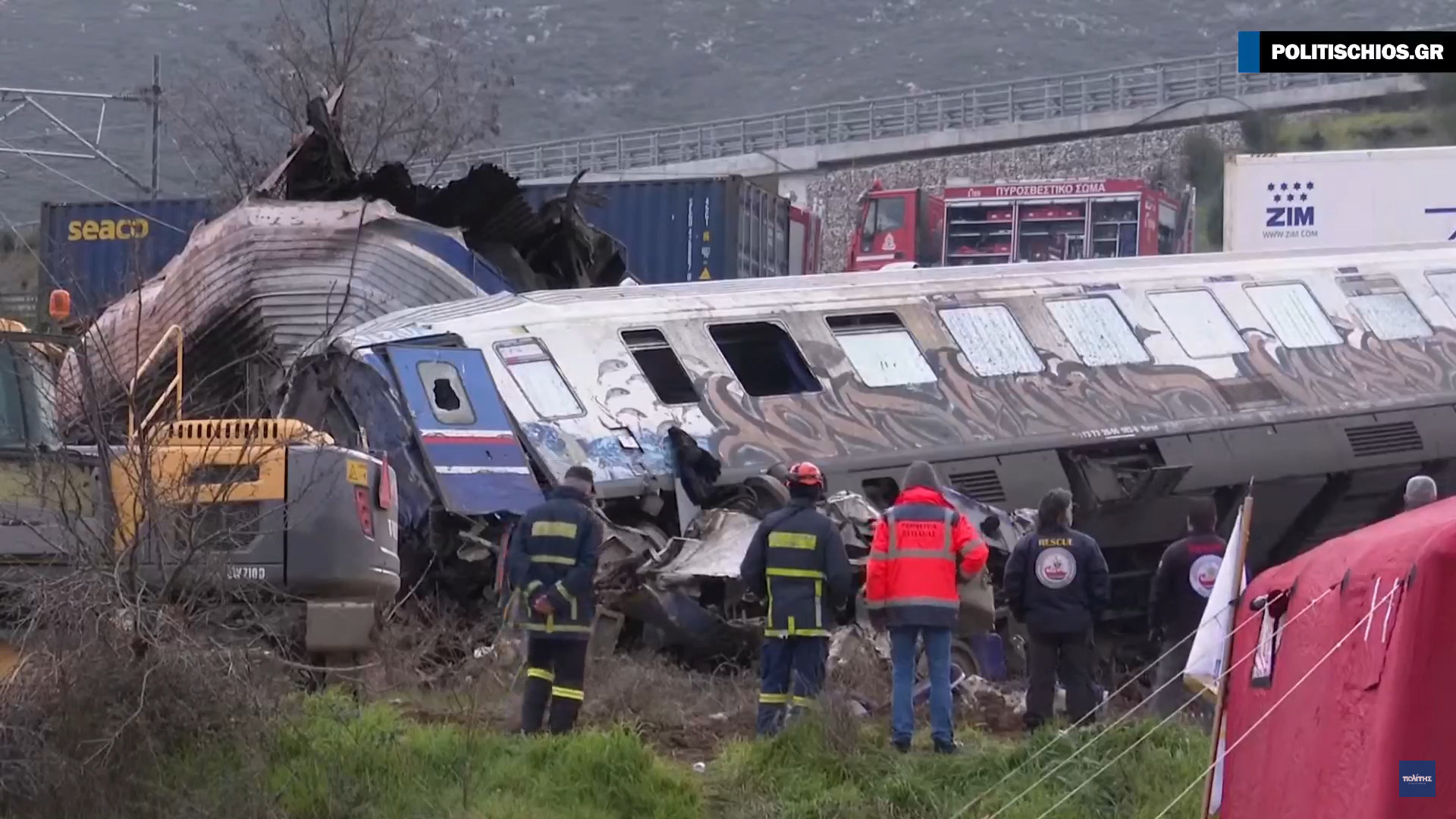 Среди погибших в поезде в Греции много детей. «Аморфную массу» удаляют по частям