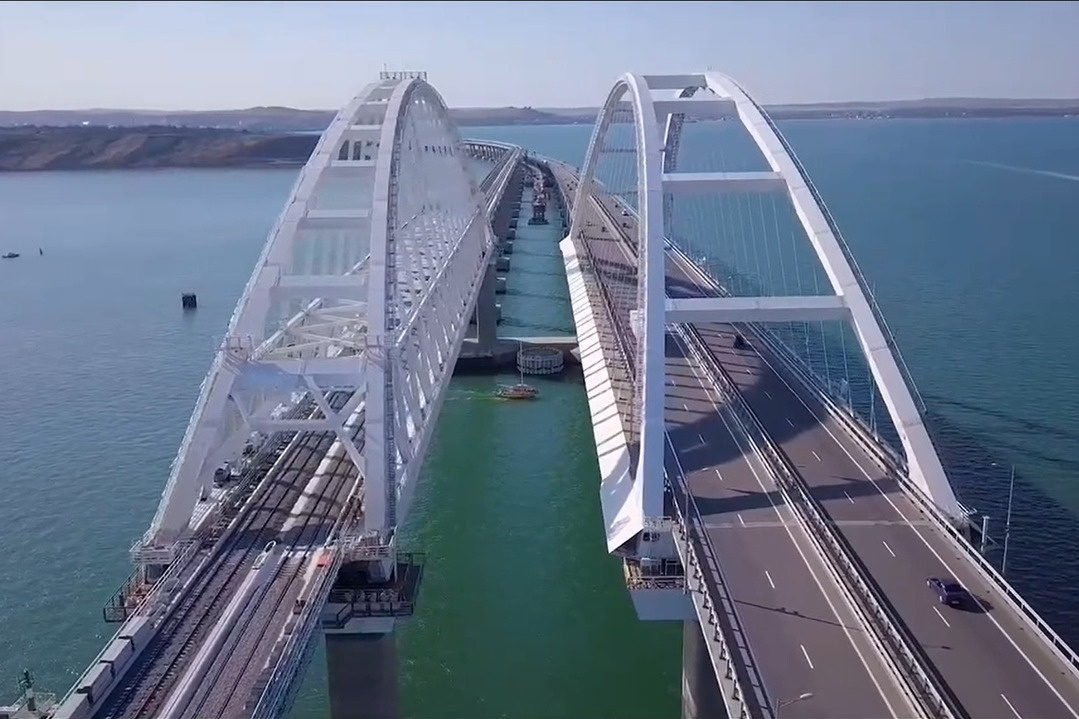 «Символ воссоединения Крыма с Россией» — Крымский мост