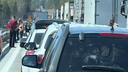 «Прошёл час, и конца не видно!»: автомобилисты встали в пробку на трассе М-5 в Челябинской области