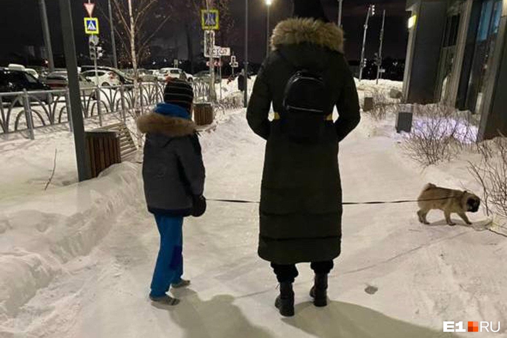 Полицейские нашли екатеринбурженку, которая вывела сына на мороз в одних носках. Что ей грозит?