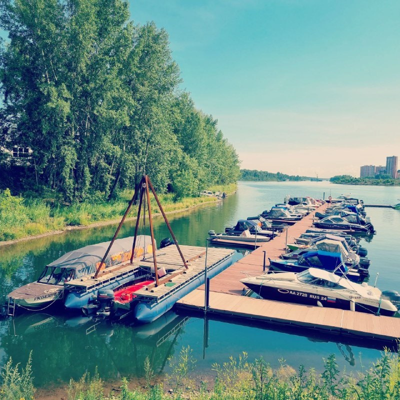 Гулять по воде со мной. Пять мест в Красноярске, где летом можно покататься на катамаранах и лодках