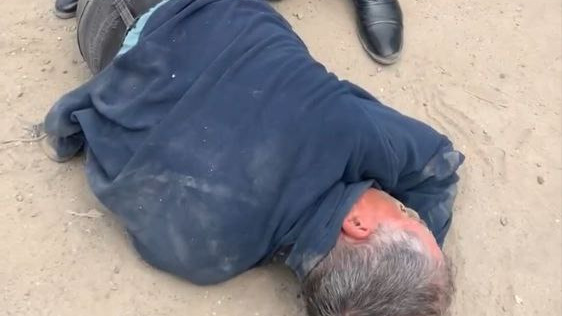 Вломил прямо в челюсть: в Волгограде мужчина избил школьника гаечным ключом — видео