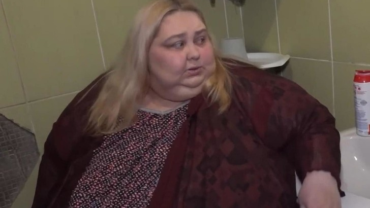 Не проходила в двери, но всё равно ела: грустная история самой большой женщины России — она весила больше <nobr class="_">300 кг</nobr>