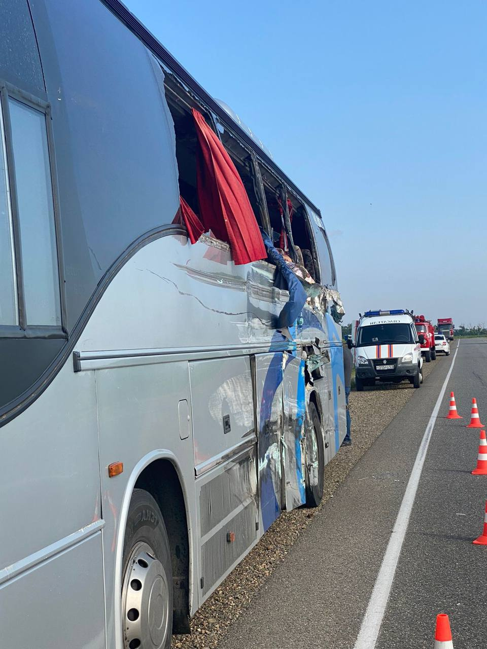 Страшное ДТП на Кубани: грузовик проткнул рейсовый автобус