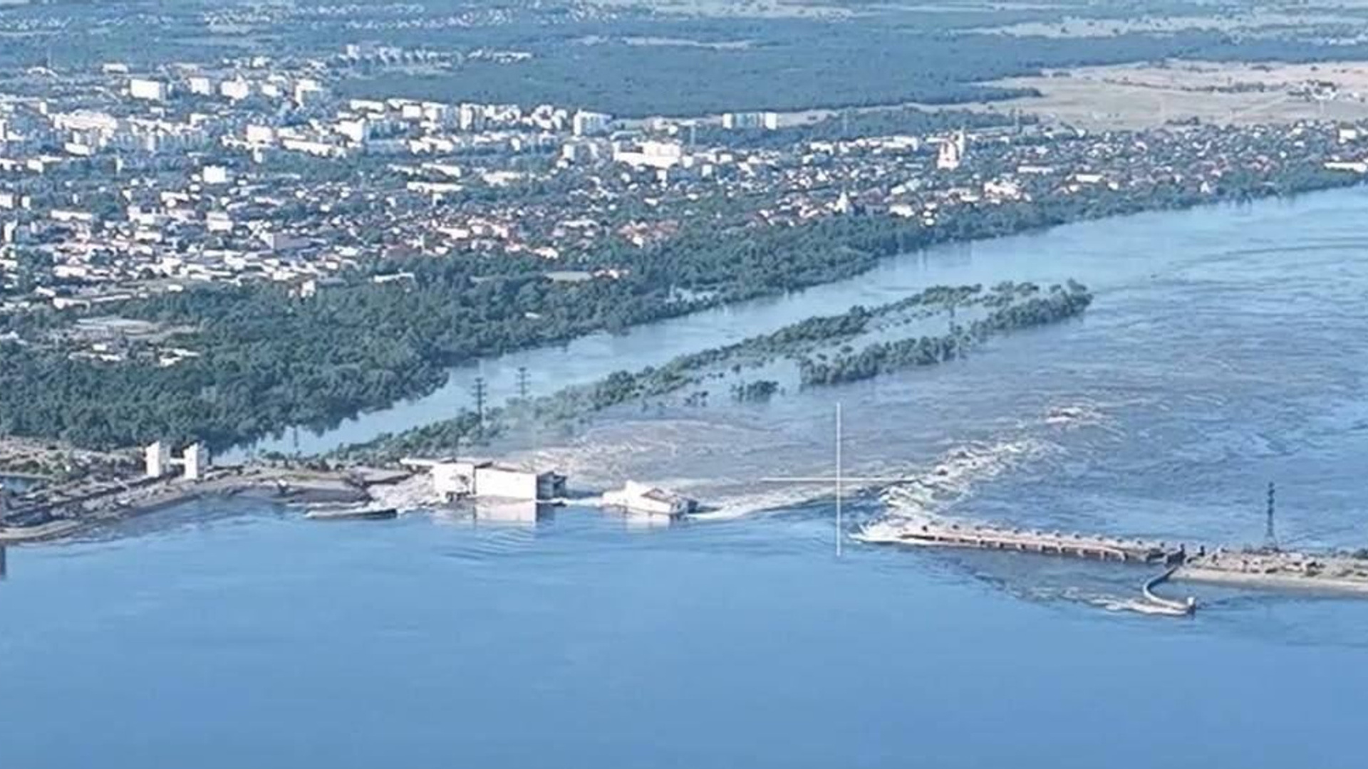«Катастрофа, конечно, конкретная»: все подробности разрушения плотины Каховской ГЭС