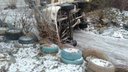 «Автомобиль оказался на боку»: в Дзержинском районе перевернулась «Газель» — фото с места ДТП