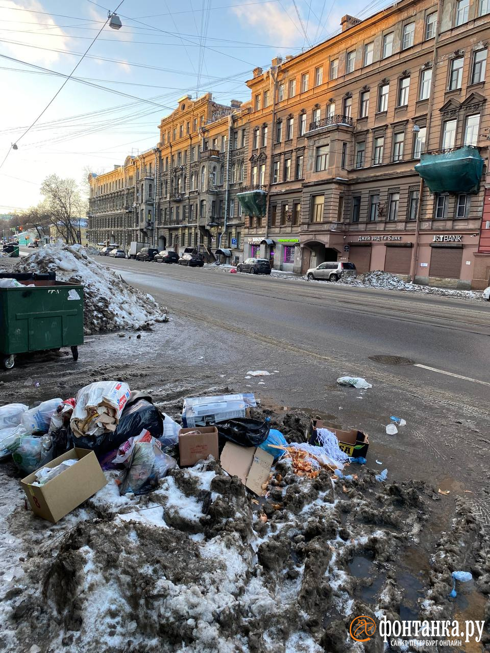 В Петербурге из-за оттепели тротуары города покрылись льдом и снежной кашей  — фото, видео - 18 декабря 2023 - ФОНТАНКА.ру