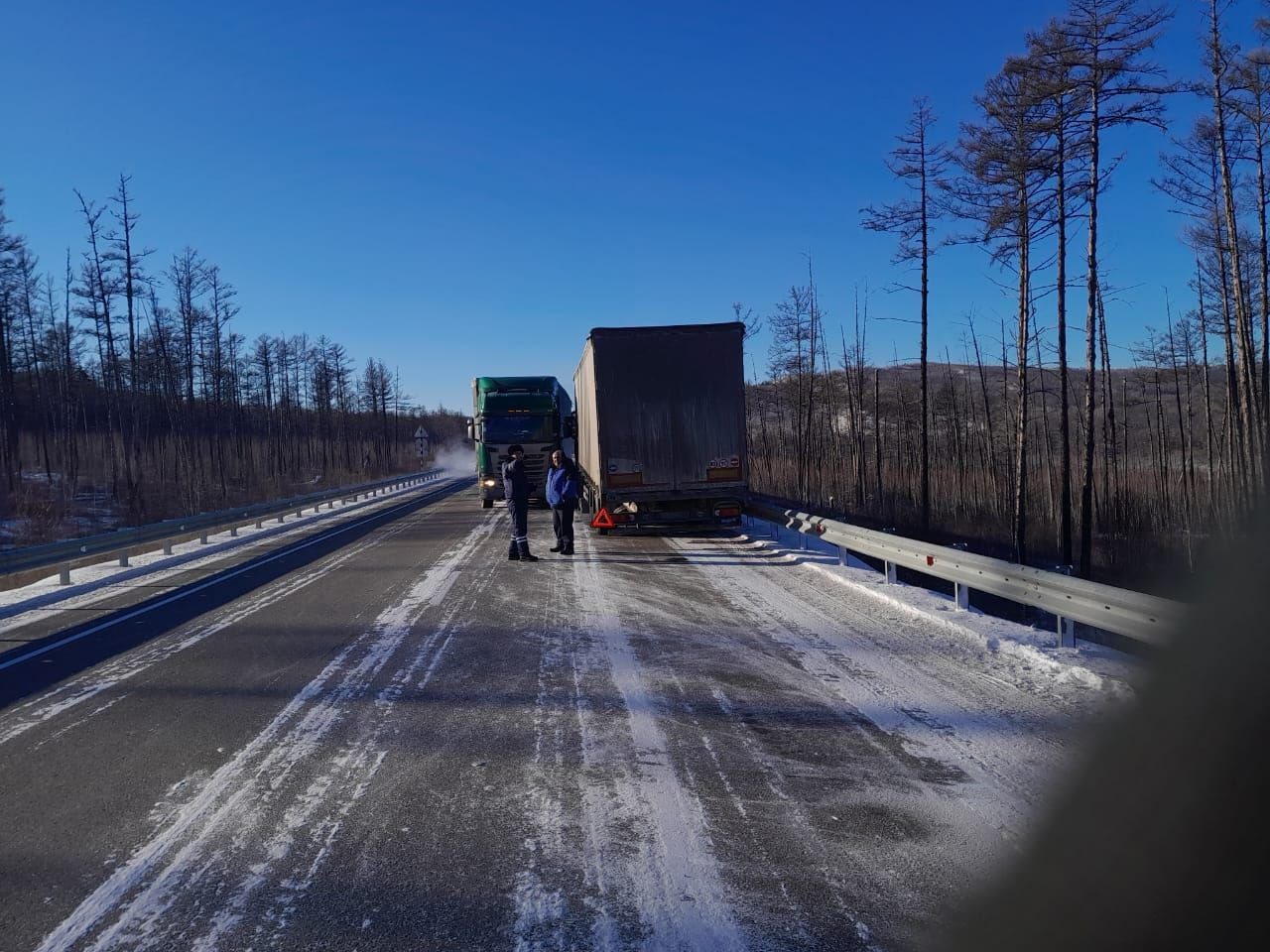 Ещё одна фура замёрзла на трассе в Забайкалье по пути в Москву