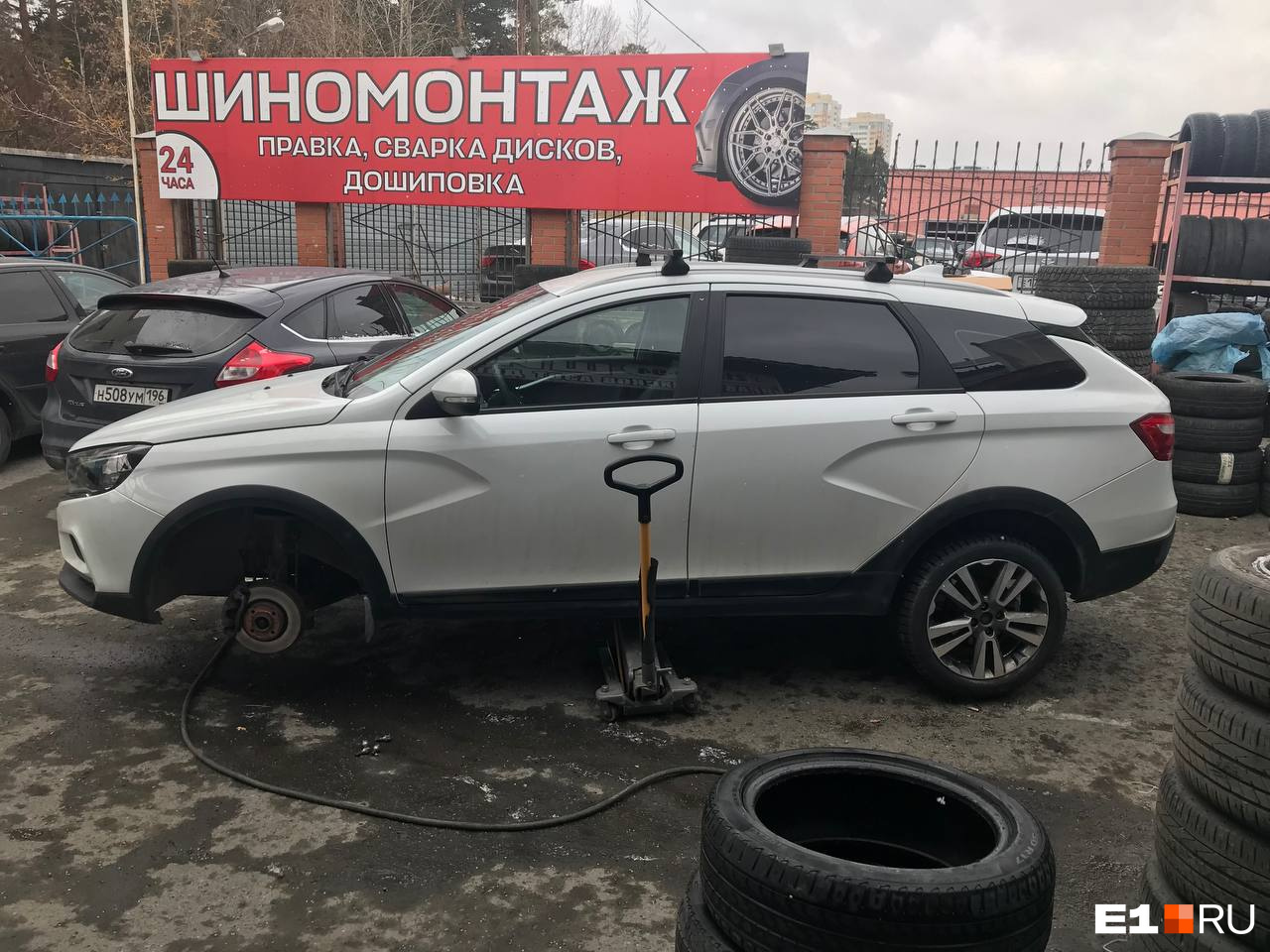 Цены выросли на 20%. Сколько стоит переобуть машину в Екатеринбурге