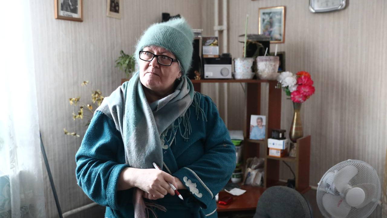 «Физически не могут запустить всю махину»: как новосибирцы неделю страдают в холодных квартирах — новый репортаж после ЧП
