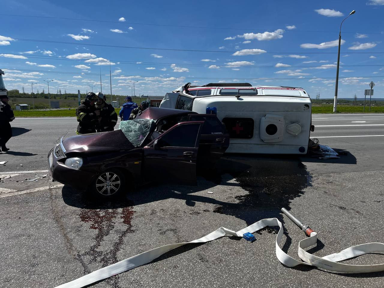 Водитель «Приоры» устроил смертельное ДТП со скорой, перевозившей мать с ребенком в Чувашии