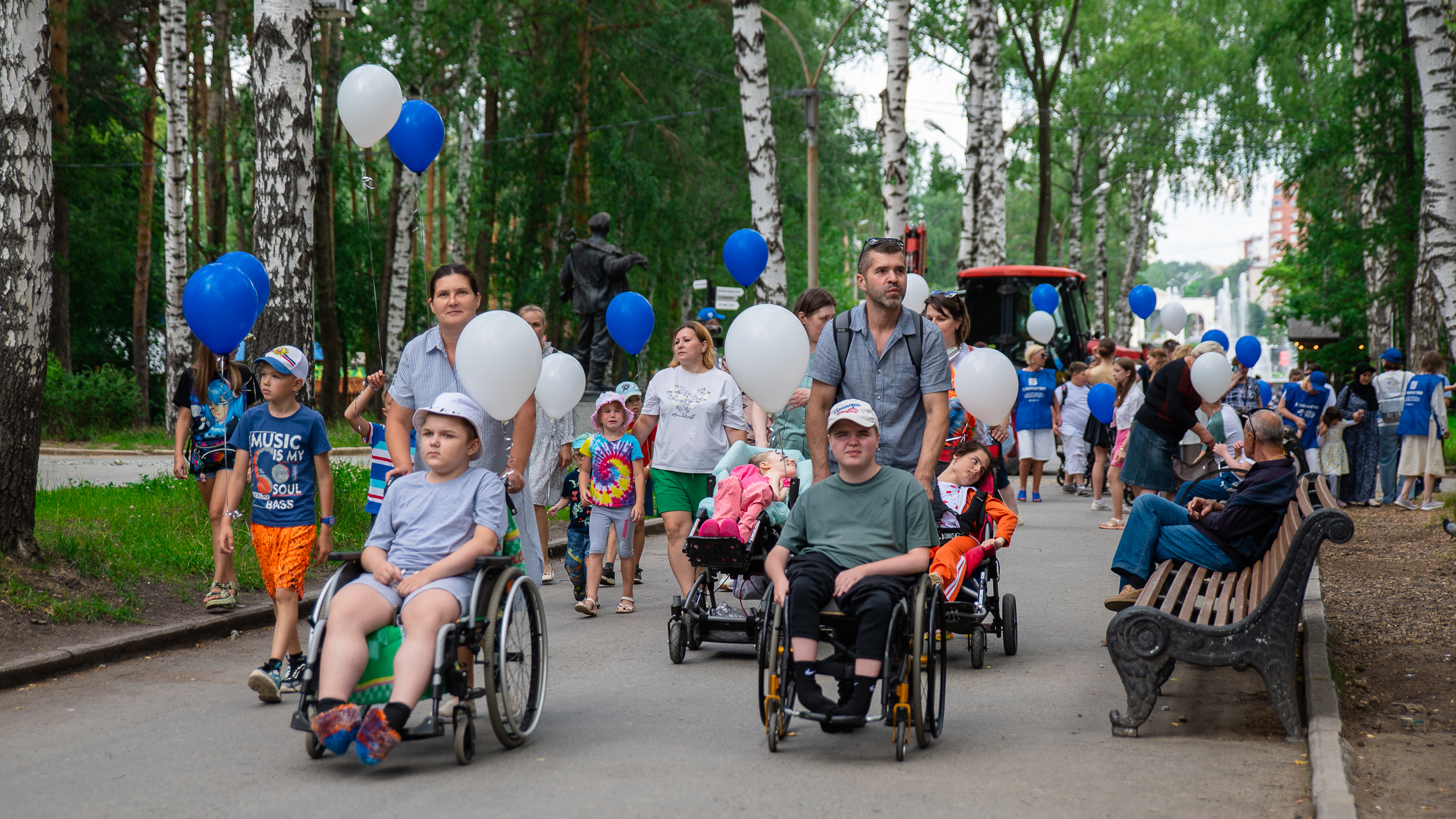 «Хоспис — это про жизнь»: в Екатеринбурге устроили праздник для неизлечимо больных детей