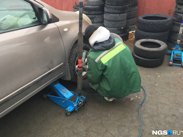Сколько стоит переобуть машину в Новосибирске, шиномонтаж в ...