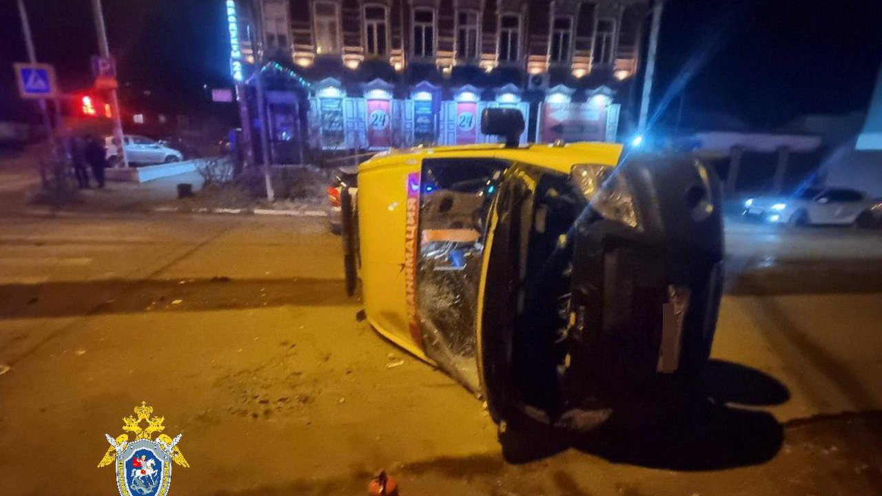 Смертельное ДТП с перевернувшейся скорой в центре Читы: что известно