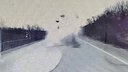 ВАЗ взорвался на ходу на трассе в Челябинской области. Видео