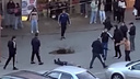 Возле ТРК в пригороде Челябинска произошла массовая драка. Один участник без сознания доставлен в больницу