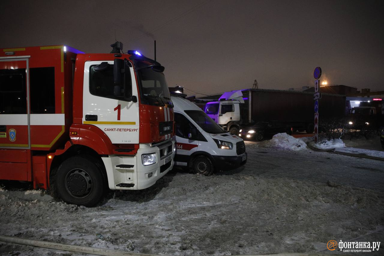 МЧС: при пожаре в Химическом переулке пострадали два человека | 01.12.2023  | Санкт-Петербург - БезФормата