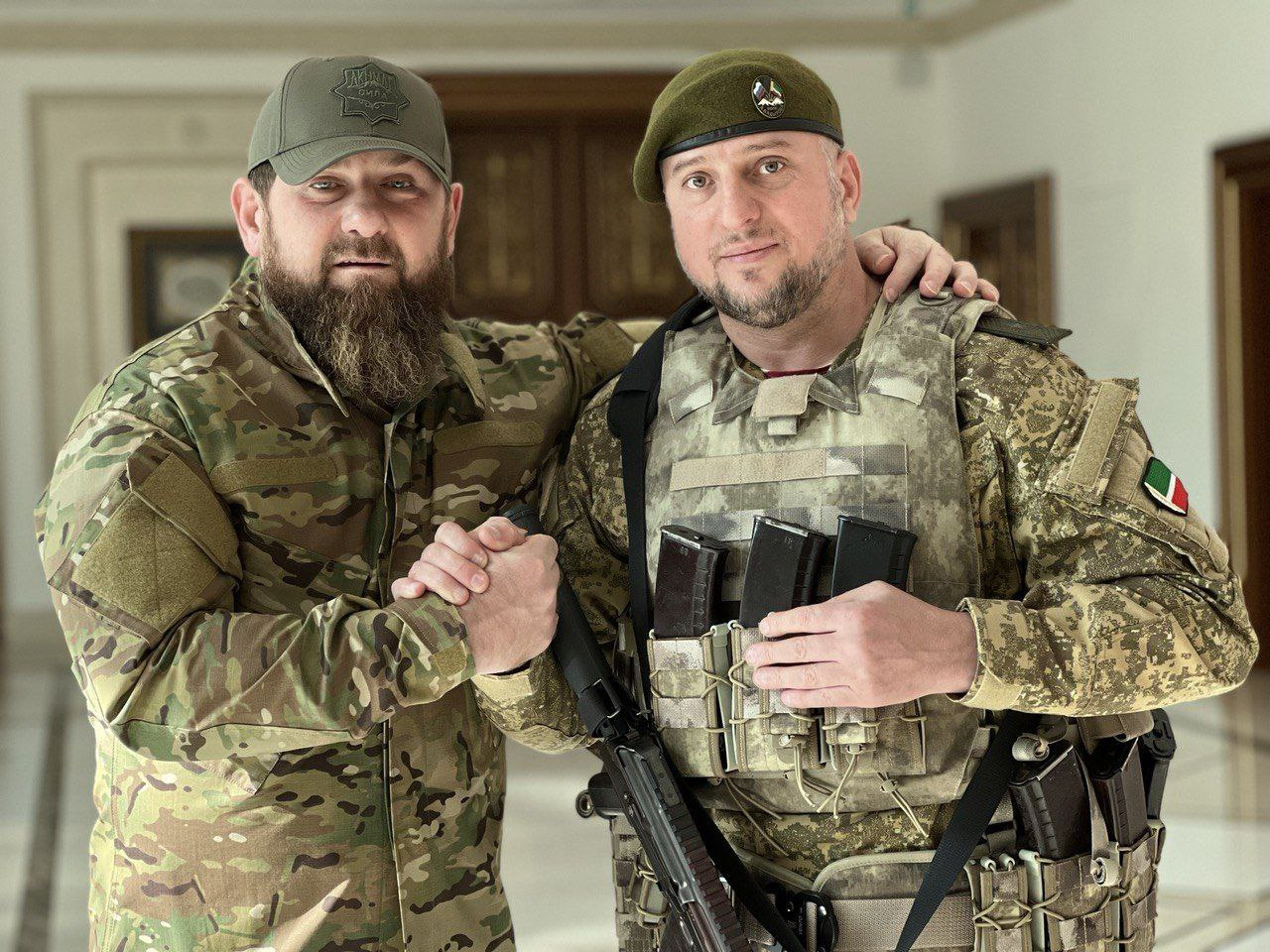 Апти Алаудинов является командиром специального отряда «Ахмат» и помощником Рамзана Кадырова