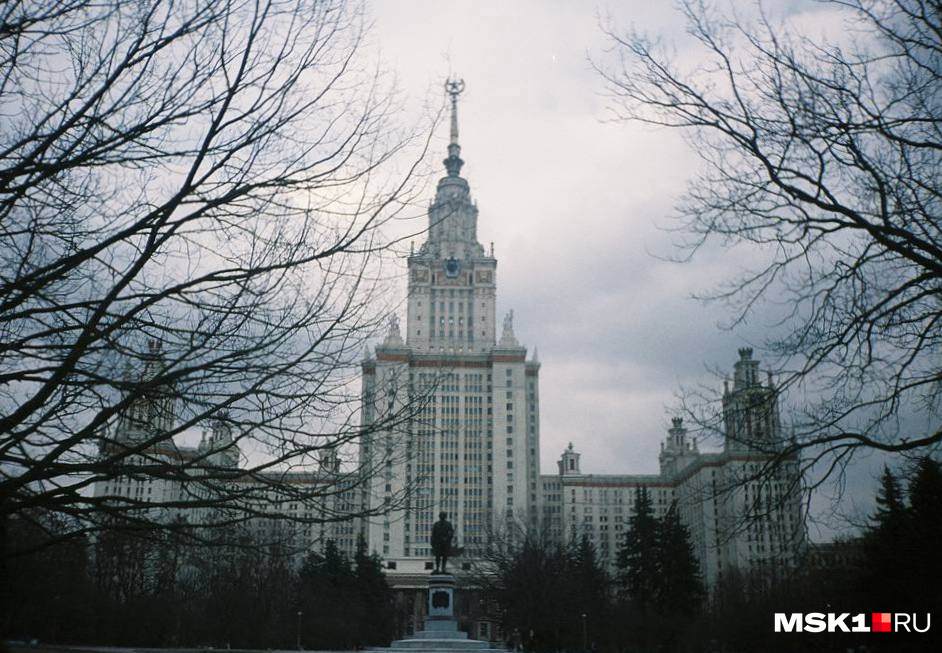 Главное здание МГУ — самая высокая сталинская высотка. Одна из семи «сестер»
