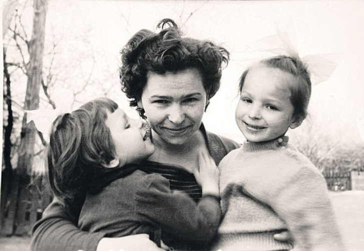 У Наины и Бориса Ельциных две дочери — Елена (1957 года рождения) и Татьяна (1960 года рождения). Фото 1962 года