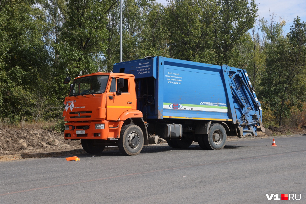 Визуально второй участник ДТП не получил сколь-нибудь значительных повреждений Визуально второй участник ДТП не получил сколь-нибудь значительных повреждений