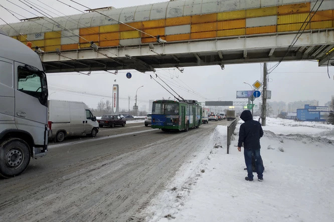 Разрешенную скорость движения по Димитровскому мосту подняли до 50 км/ч