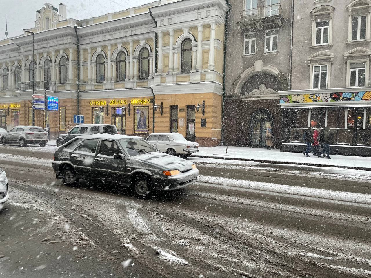 На проспекте Мира в районе «Детского мира» относительно свободно На проспекте Мира в районе «Детского мира» относительно свободно